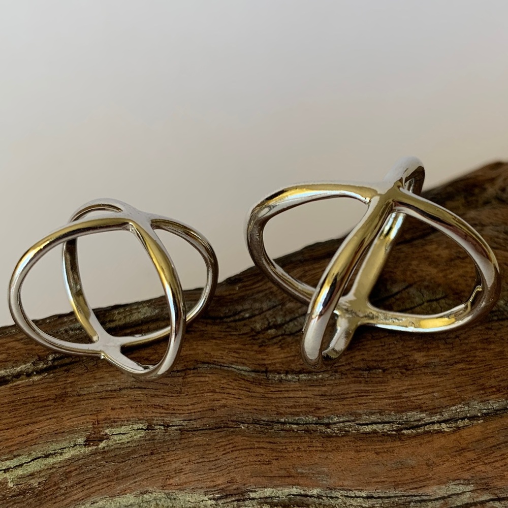 Criss cross ring set